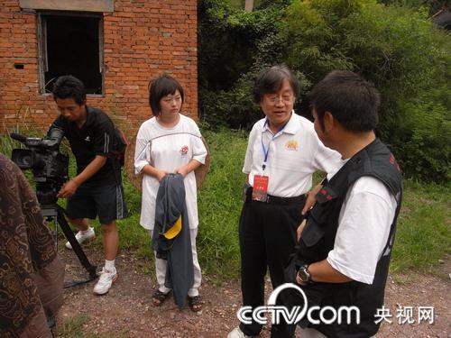 潘副會長在拍片現場指導