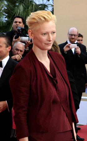 British actress Tilda Swinton arrives for the opening ceremony of the 62nd International Film Festival in Cannes, France, May 13, 2009. (Xinhua Photo)