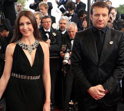 French actress Elsa Zylberstein (L) and French actor Samuel Le Bihan arrive for the opening ceremony of the 62nd International Film Festival in Cannes, France, May 13, 2009.(Xinhua Photo)