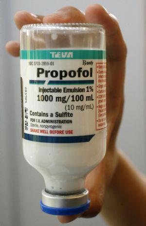 A bottle of the anaesthetic drug Propofol is pictured at Good Samaritan Hospital in Los Angeles July 31, 2009. Law enforcement probes into the death of entertainer Michael Jackson are focusing on the Jackson's possible use of Propofol. (Xinhua/Reuters Photo)