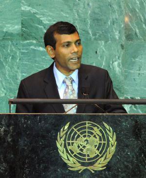 Maldives President Mohamed Nasheed addresses the United Nations Climate Change Summit at the UN headquarters in New York Sept. 22, 2009.(Xinhua/Shen Hong)