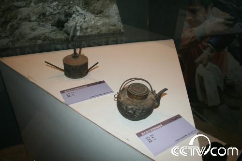 北川羌族滿堂紅油燈及銅溫酒壺