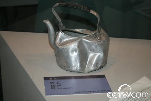 北川縣城廢墟中搜尋到的茶壺