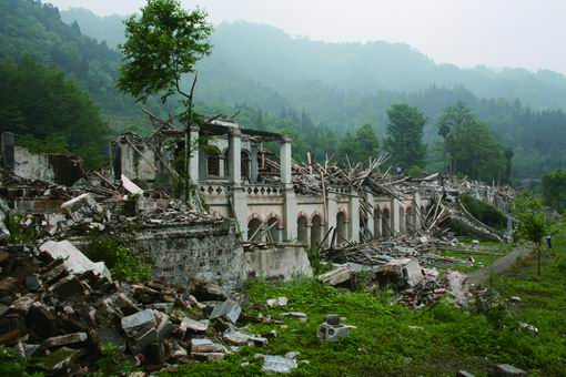 地震後的領報修院