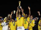 [組圖]巴西逆轉奪三連冠 聯合會杯又現跪謝蒼天