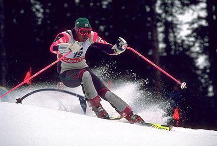 Calgary, 27 February 1988. XV Olympic Winter Games. Alpine skiing. Swiss athlete Pirmin ZURBRIGGEN , 7th, in action in the men's slalom event at Nakiska. Credit: IOC Olympic Museum Collections/Jean-Paul Maeder