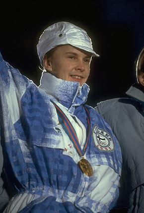 Calgary, 14 February 1988, XV Olympic Winter Games. Matti NYKANEN of Finland waves to the crowd after receiving his gold medal for the 70m ski jumping competition. Credit: Getty Images/Gray Mortimore