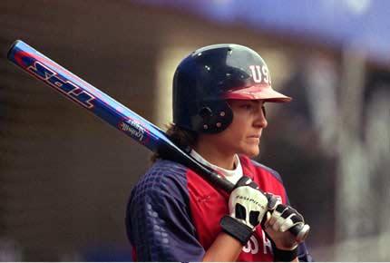 Sydney, Aquilina Reserve, Blacktown, 25 September 2000, Games of the XXVII Olympiad: Lisa FERNANDEZ of the United States in action in the softball semifinal against China. The United States went on to win the gold medal. Credit : Getty Images/Nick Wilson