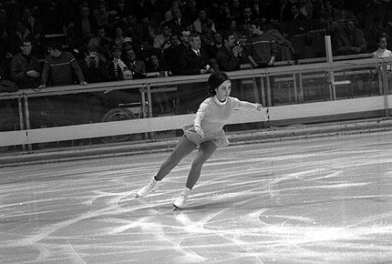 Grenoble 11 February 1968, X Olympic Winter Games. Women's figure skating: Peggy FLEMING of the United States in action at the Ice Stadium. Credit: IOC Olympic Museum Collections