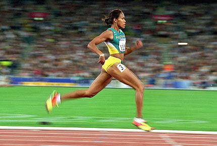 Sydney 22 September 2000, Games of the XXVII Olympiad. Atheletics: Australian Cathy FREEMAN in action in the first round of the women's 400m event. Credit: Getty Images/Shaun Botteril