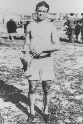 Saint-Louis 1904: Archie HAHN of the United States, gold medallist in the 60m, 100m and 200m athletics events during the Games of the III Olympiad. Credit: IOC Olympic Museum Collections