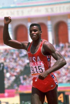 Los Angeles, 4 August 1984, Coliseum Stadium. Men's 100m final of the Games of the XXIII Olympiad: Carl LEWIS of the United States after his victory. Credit: Getty Images/DUFFY Tony