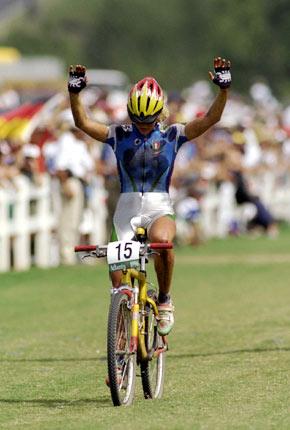 Atlanta, 30 July 1996. Women's mountain biking, Paola Pezzo (ITA), 1st. Credit: Getty Images/Mike Powell