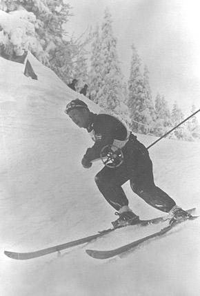 Garmisch-Partenkirchen, 1936, IV Olympic Winter Games. Men's alpine skiing: Birger RUUD of Norway performs in the downhill event. Credit: IOC Olympic Museum Collections/RÜBELT Lothar