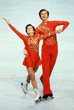 Lake Placid February 1980, XIII Olympic Winter Games. Mixed pairs figure skating: Irina RODNINA and Aleksandr ZAITZEV of the Soviet Union competing. Credit: Getty Images/Steve Powell