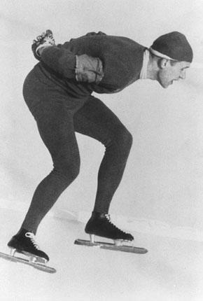 Saint-Moritz, 3 February 1948: Ake SEYFFARTH of Sweden, gold medallist, in action in the speed skating 10000m event during the V Olympic Winter Games. Credit: IOC Olympic Museum Collections