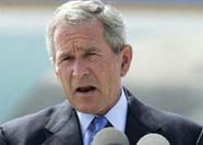 布什在格林貝機場發表講話