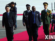 塞拉利昂總統抵達北京