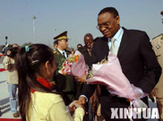 尼日爾總統坦賈抵達北京