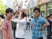 河南鄭州震感明顯 市民街上躲避