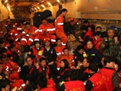 國家地震救援隊乘專機趕往四川