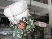 廣西：500萬元物資運往災區