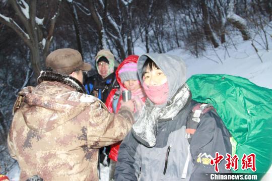 河北又解救3名被困登山愛好者當事人憶雪夜驚魂