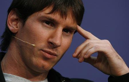 File photo shows FIFA Men's World Player of the Year 2009 nominee Lionel Messi of Argentina attends a press conference before the FIFA World Player Gala in Zurich Dec. 21, 2009. (Xinhua/Reuters, File Photo)