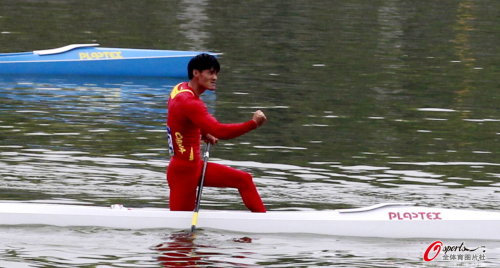 [高清組圖]男子單人划艇200米：中國李強奪冠