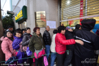 上海：郵迷通宵排隊買猴票 最長排了8天7夜