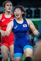 [高清組圖]女子自由式摔跤69公斤級 日本奪冠
