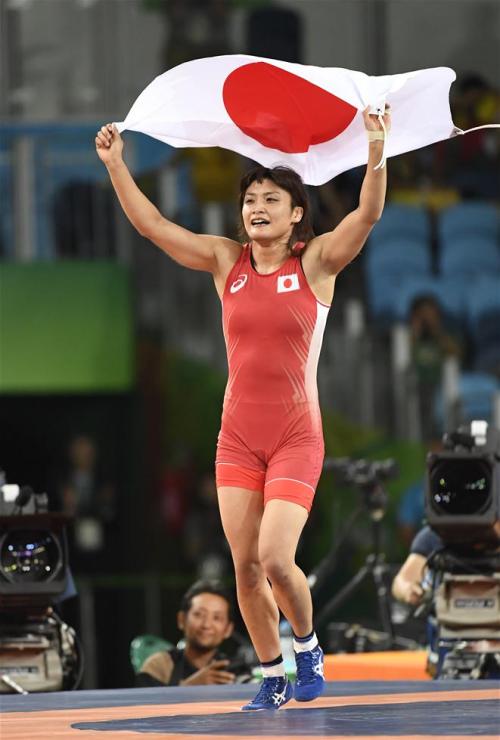 [高清組圖]女子自由式摔跤58公斤級 日本奪冠