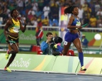 [高清組圖]女子4x400米-美國隊摘金 牙買加摘銀
