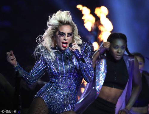 [高清組圖]Gaga超級碗酷炫表演 勁歌熱舞嗨翻全場