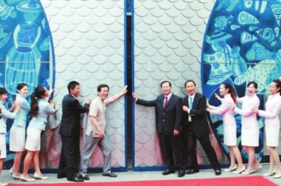 8月12日，為期93天的韓國麗水世博會閉幕。當天17：30，中國館魚鱗紋大門關閉，正式結束運營。