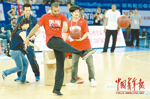 7月9日，NBA球星帕克亮相斯坦科維奇杯決賽現場。本報記者劉佔坤攝