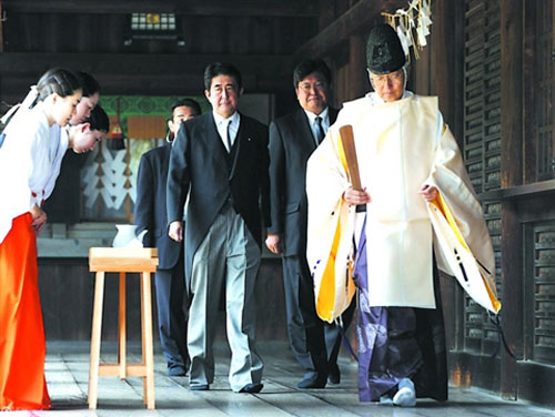 日本首相安倍晉三參拜靖國神社