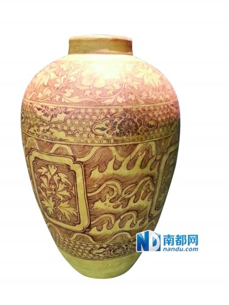 國家一級文物南宋南海窯彩繪梅瓶。南都記者 溫平平 攝