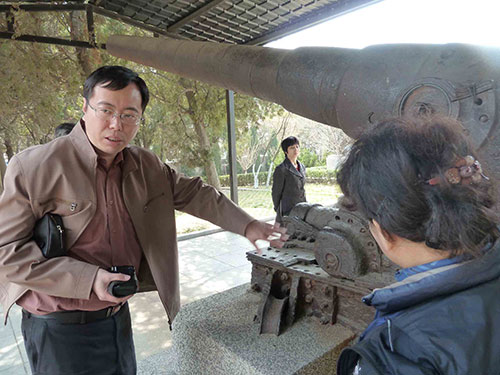 陳列在旅順萬忠墓紀念館的“濟遠”艦後主炮