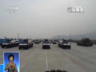 武警反恐突擊車方隊訓練畫面