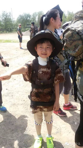 傅佳奕，8歲。我想當一名人民子弟兵！
