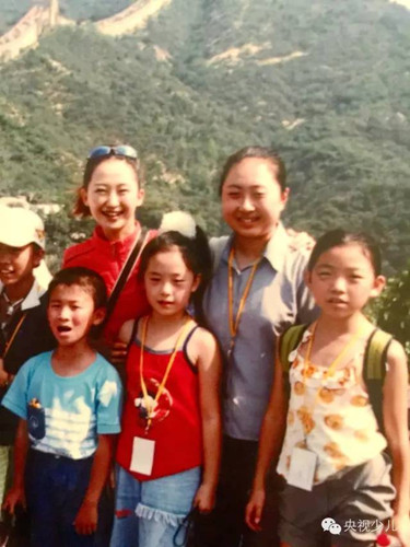1999年吳爭作為熱心小觀眾來到了北京， 見到了小鹿姐姐（上右的小姑娘就是吳爭）
