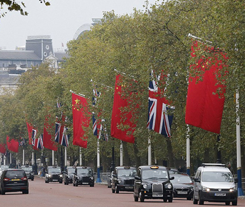 習近平主席訪英前夕，倫敦街頭挂滿中英兩國國旗。來源：央廣網