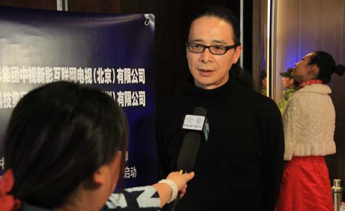 紀錄片《移動互聯網時代》導演逄澤沐風在接受記者採訪