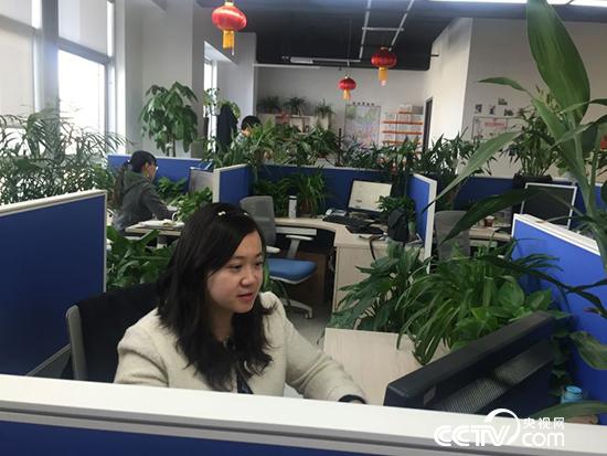 2015年，隨著新媒體的迅猛發展，劉李娜從報紙編輯轉崗去了報紙新聞客戶端。