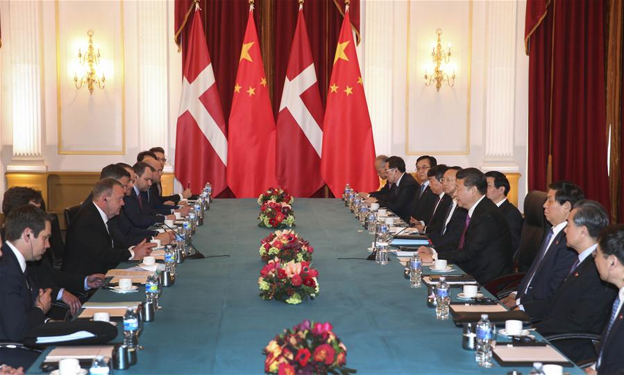 Chinese President Xi Jinping (4th R) meets with Danish Prime Minister Lars Loekke Rasmussen (3rd L) in Washington, the United States, March 31, 2016. (Xinhua/Xie Huanchi)