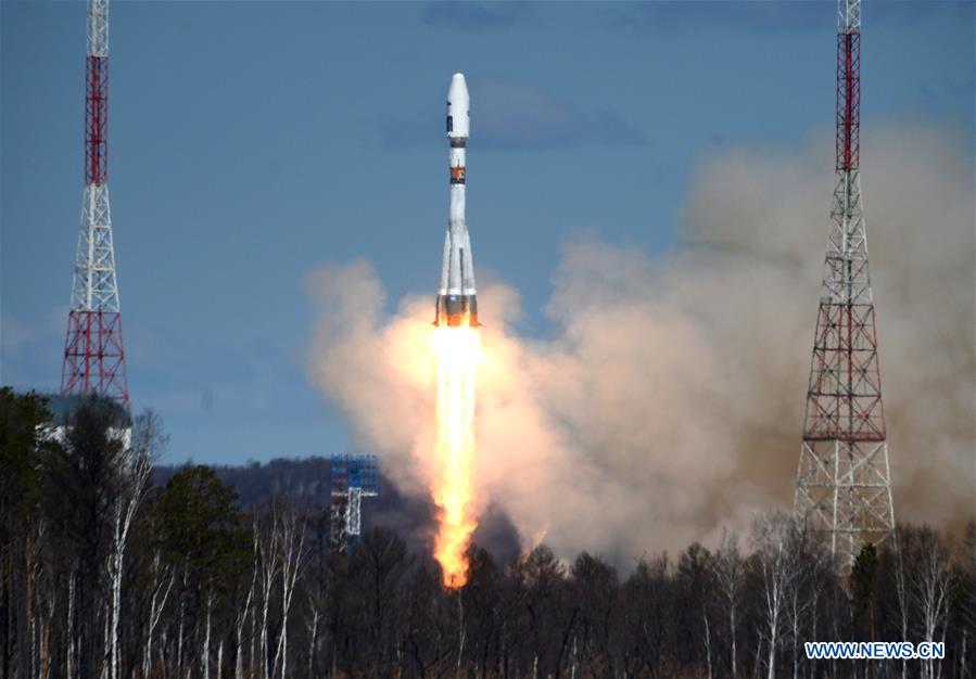  Photo taken on April 28, 2016 shows the launch of the Soyuz-2.1a carrier rocket with three small satellites -- Lomonosov, Aist-2D and SamSat-218 from the newly built Vostochny Cosmodrome in the Far Eastern Amur region. (Xinhua/Sputnik) 