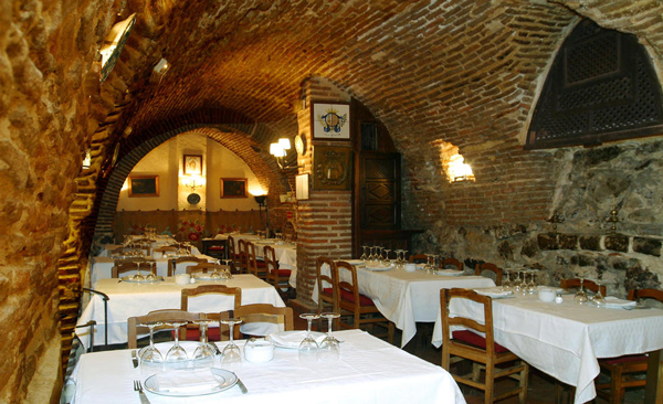 Botin Restaurant in Madrid, founded in 1725 by the French cook Jean Botin, is officially the oldest eatery in the world, according to Guinness World Records.