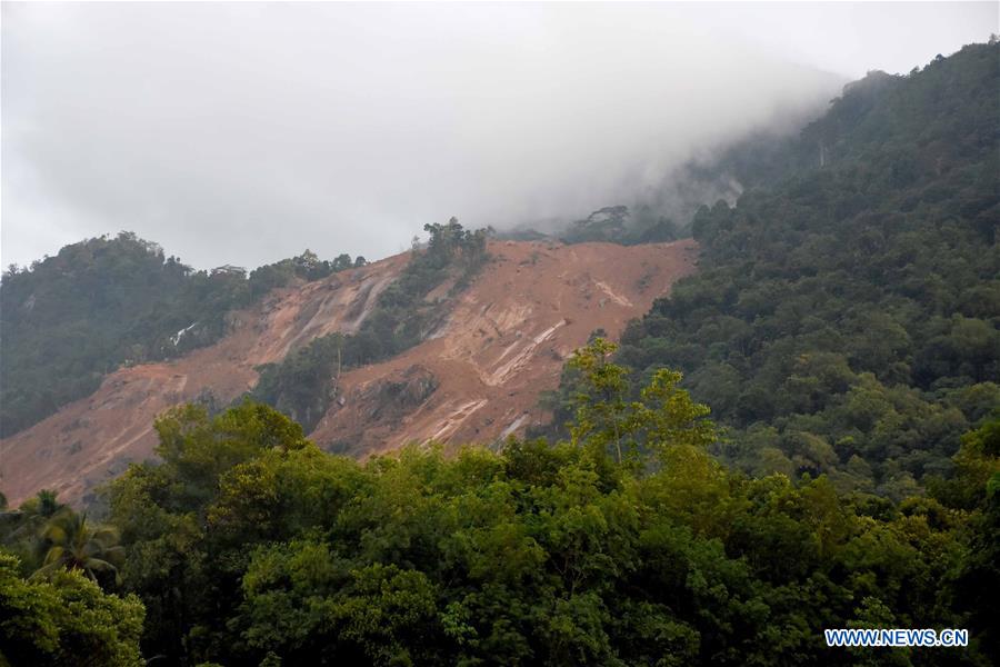 Photo taken on May 18, 2016 shows the site of a landslide in Kegalle District in Sri Lanka. The death toll from Sri Lanka