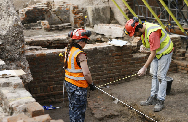 Archaeologists uncover surprises at Shakespeare